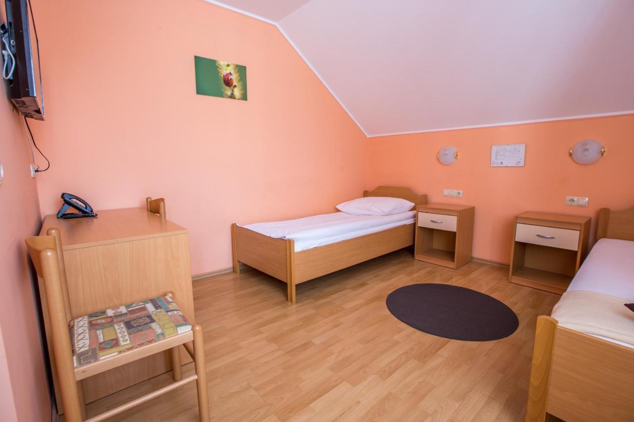 Guesthouse Beno Starse Bagian luar foto