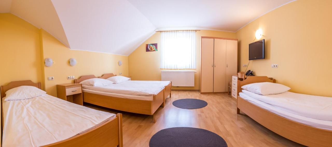 Guesthouse Beno Starse Bagian luar foto