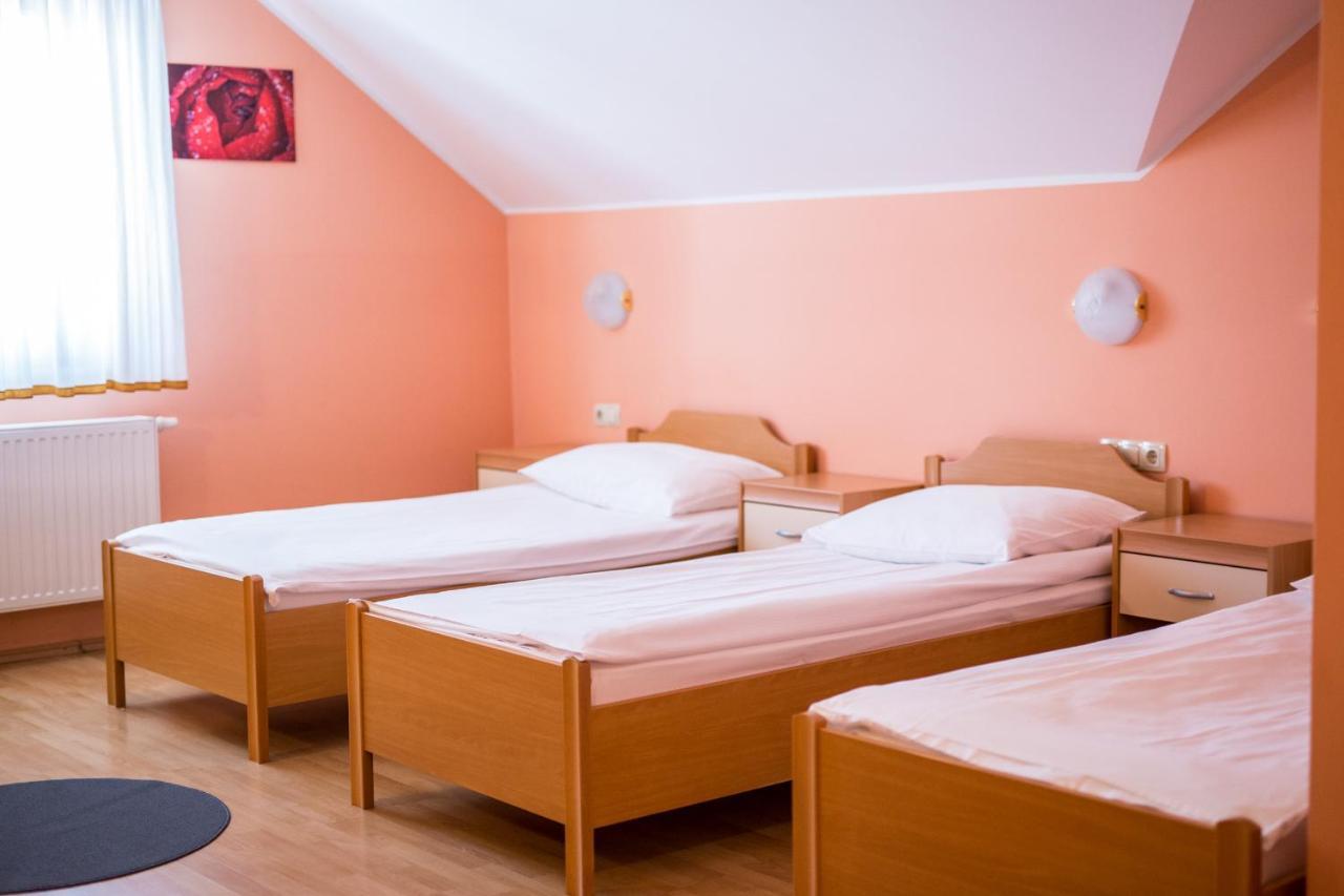Guesthouse Beno Starse Bagian luar foto
