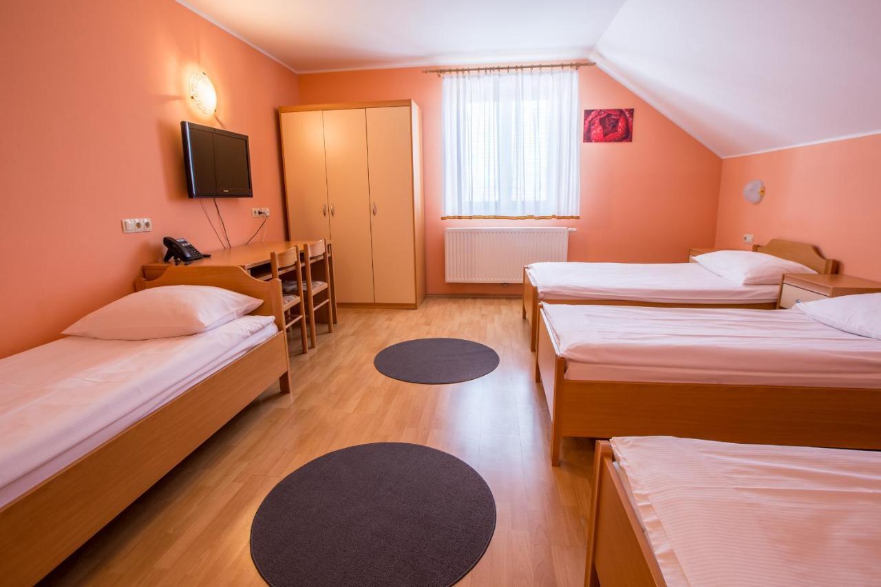 Guesthouse Beno Starse Bagian luar foto